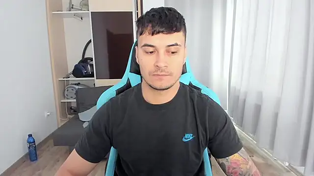 MatMalonne online show from November 26, 2025, 6:46 am