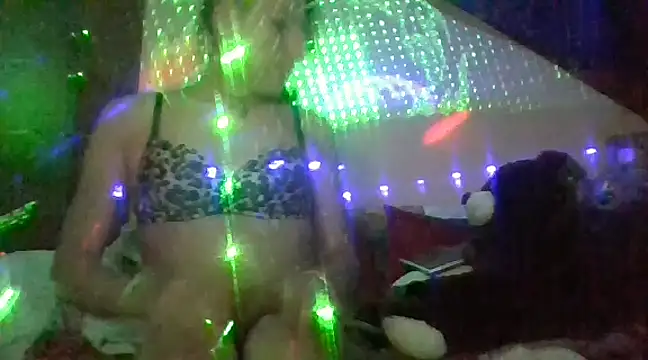 Snapshot of scorpionlady70 chatting on December 27, 2024, 9:32 pm scorpionlady70 online show from December 27, 2024, 9:32 pm