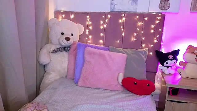 Snapshot of MiahJoness chatting on January 17, 2026, 4:49 am MiahJoness online show from January 17, 2026, 4:49 am