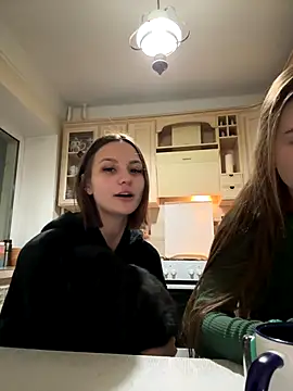Snapshot of sweety_secret_ chatting on November 19, 2025, 4:40 pm sweety secret online show from November 19, 2025, 4:40 pm