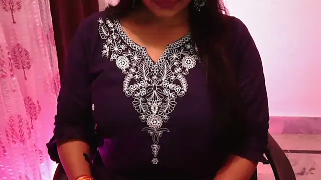 Snapshot of N-Natasha chatting on December 14, 2025, 8:42 am N-Natasha online show from December 14, 2025, 8:42 am