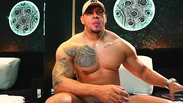 Snapshot of MassimoWalton2 chatting on November 20, 2025, 10:49 am MassimoWalton2 online show from November 20, 2025, 10:49 am