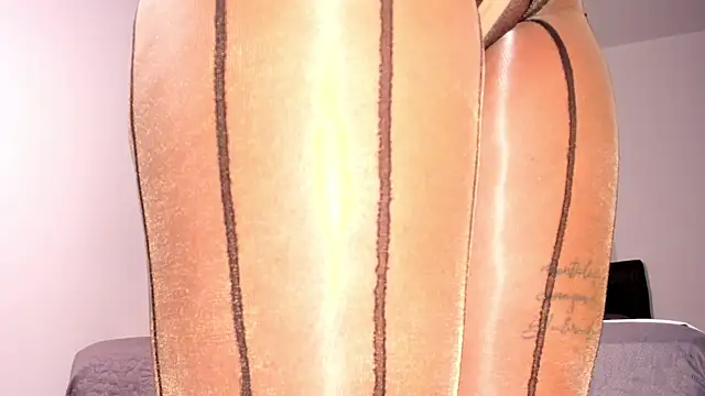 Snapshot of Sali_g chatting on November 23, 2025, 12:42 am Sali g online show from November 23, 2025, 12:42 am