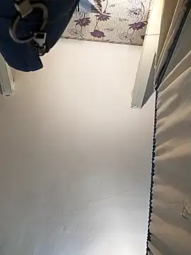 SweetLeila40 online show from February 22, 2025, 8:42 pm