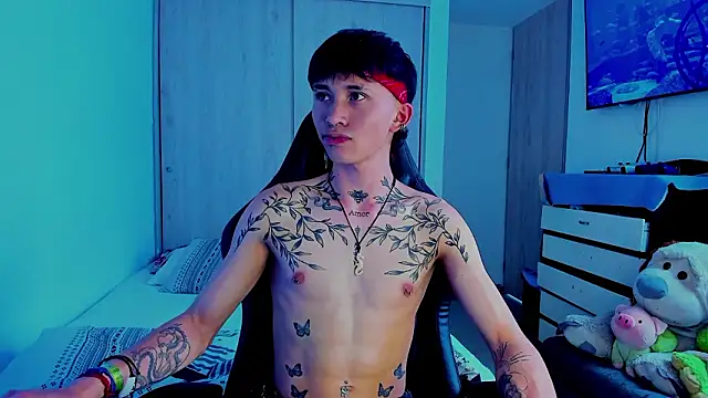 juniior 2311  online show from February 5, 2026, 8:37 pm