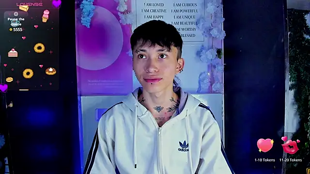 Snapshot of juniior_2311_ chatting on February 12, 2025, 9:22 pm juniior 2311 online show from February 12, 2025, 9:22 pm