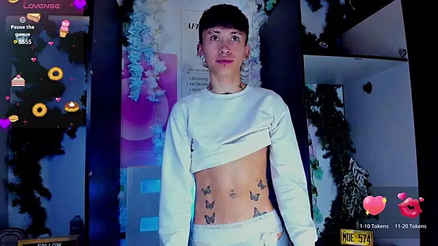 Snapshot of juniior_2311_ chatting on February 18, 2025, 1:10 am juniior 2311 online show from February 18, 2025, 1:10 am