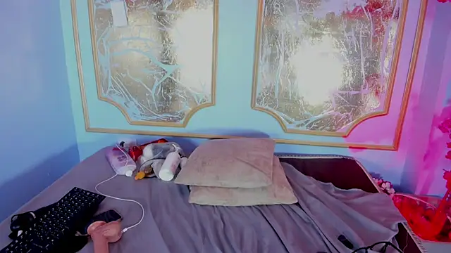 melaniecooperr online show from December 15, 2025, 2:01 pm