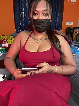 Hot Urvi online show from June 3, 2026, 4:33 pm