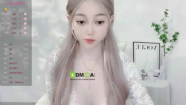 Snapshot of Happy-Minnie chatting on December 9, 2024, 12:23 am Happy-Minnie online show from December 9, 2024, 12:23 am