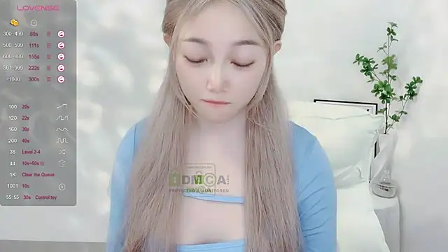 Snapshot of Happy-Minnie chatting on January 9, 2025, 4:19 am Happy-Minnie online show from January 9, 2025, 4:19 am