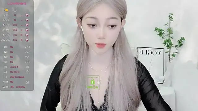 Snapshot of Happy-Minnie chatting on December 5, 2024, 9:44 pm Happy-Minnie online show from December 5, 2024, 9:44 pm