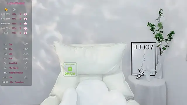 Snapshot of Happy-Minnie chatting on December 4, 2024, 5:10 am Happy-Minnie online show from December 4, 2024, 5:10 am