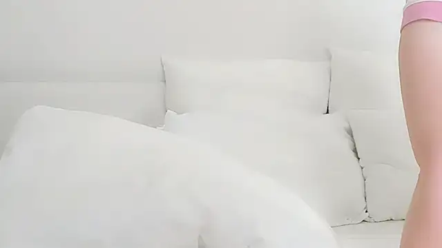 MoonAngelic online show from April 28, 2026, 2:27 am