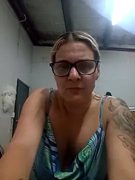 Snapshot of llASHll chatting on November 20, 2025, 5:02 pm llASHll online show from November 20, 2025, 5:02 pm