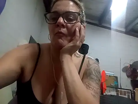 Snapshot of llASHll chatting on November 22, 2025, 4:06 pm llASHll online show from November 22, 2025, 4:06 pm