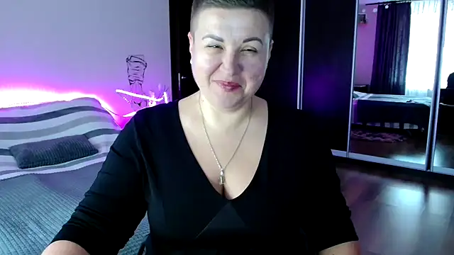 Annet1912 online show from September 24, 2025, 8:21 am