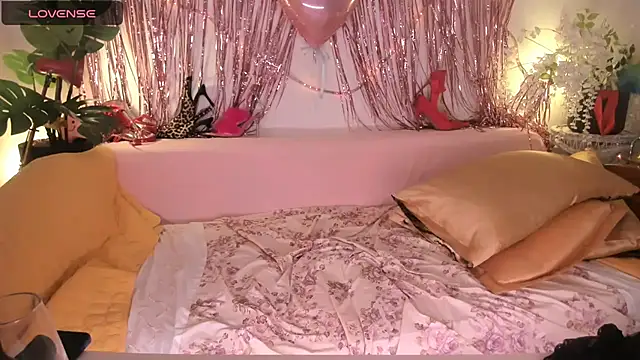 KelliRaid online show from March 5, 2025, 11:28 am