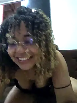 VitoriaFernandes online show from February 19, 2026, 1:57 am