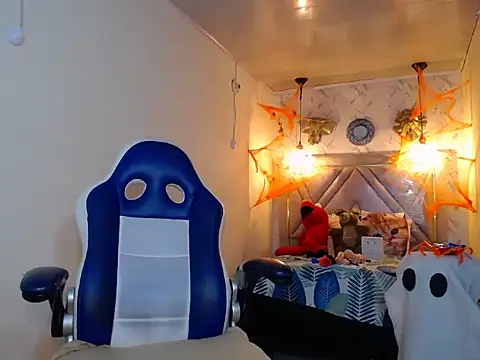 alexa-cooper- online show from October 18, 2025, 2:41 pm