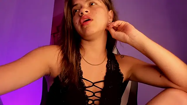 PaigeJayden online show from April 8, 2026, 2:13 am