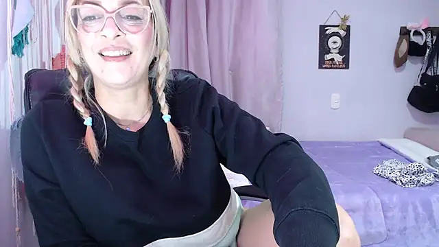 Snapshot of yulieth_anamar chatting on February 27, 2025, 1:19 am yulieth anamar online show from February 27, 2025, 1:19 am