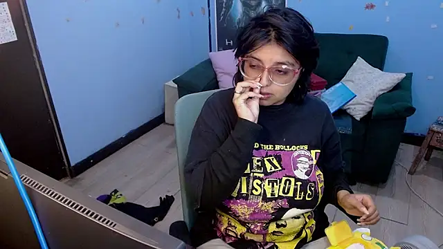 X CHERRY XX online show from July 11, 2026, 4:35 am