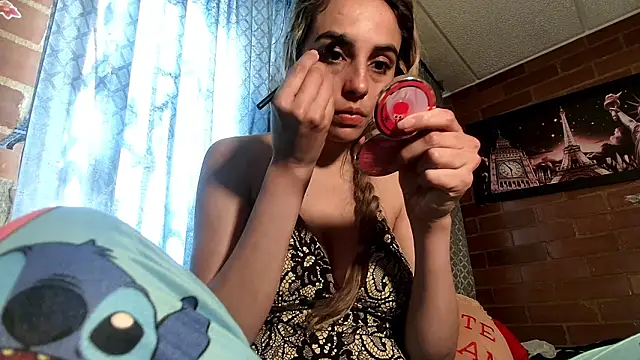 ValeriaLacrozee online show from January 18, 2026, 4:43 pm