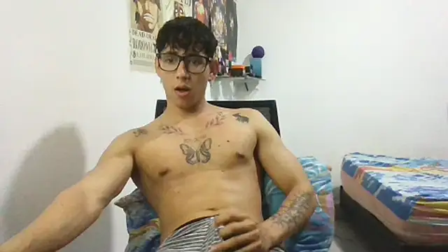 Snapshot of Dillom420 chatting on February 26, 2025, 4:52 am Dillom420 online show from February 26, 2025, 4:52 am