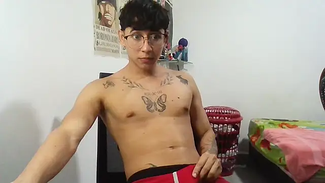 Snapshot of Dillom420 chatting on January 14, 2025, 5:19 am Dillom420 online show from January 14, 2025, 5:19 am