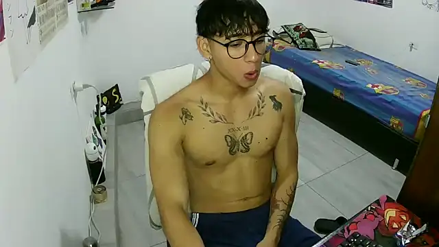 Snapshot of Dillom420 chatting on October 9, 2025, 3:07 am Dillom420 online show from October 9, 2025, 3:07 am