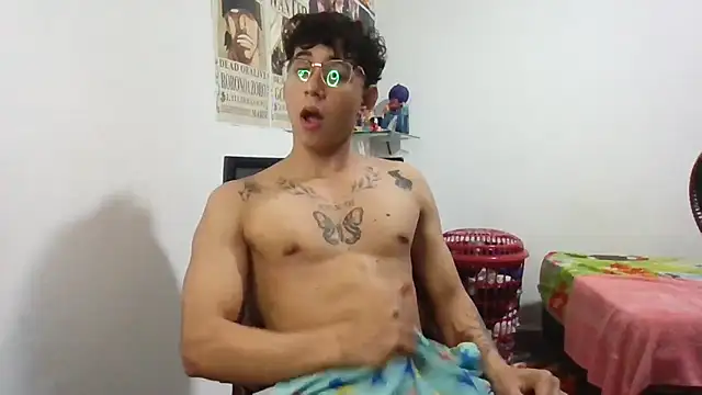 Snapshot of Dillom420 chatting on January 15, 2025, 8:30 am Dillom420 online show from January 15, 2025, 8:30 am