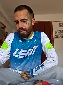 charlye inkkkk online show from November 5, 2025, 1:25 pm