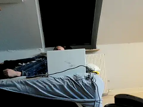 Snapshot of Stephanien chatting on December 4, 2024, 12:08 pm Stephanien online show from December 4, 2024, 12:08 pm