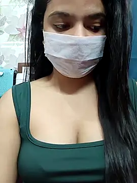 Myloveurvi online show from February 18, 2026, 2:13 pm