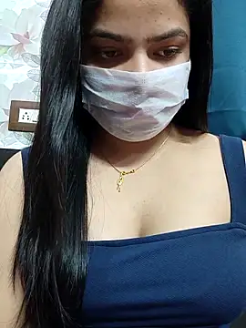 Myloveurvi online show from November 3, 2025, 1:26 pm