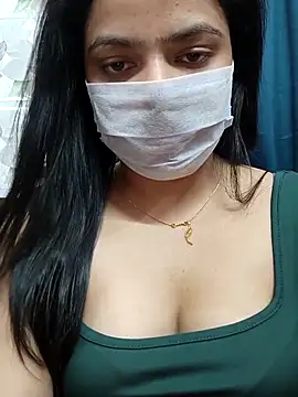 Myloveurvi online show from November 12, 2025, 4:11 pm