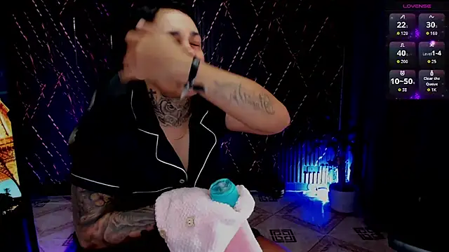 Snapshot of ZhoeStrong chatting on February 7, 2026, 4:37 pm ZhoeStrong online show from February 7, 2026, 4:37 pm