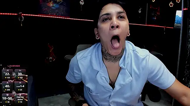 ZhoeStrong online show from December 13, 2025, 8:04 pm