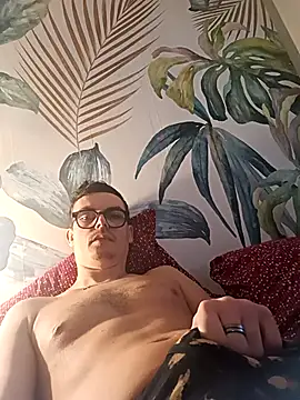 GLouglou19 online show from March 3, 2026, 9:27 am