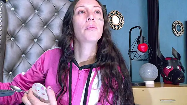 LusstCruella online show from April 13, 2026, 11:58 am