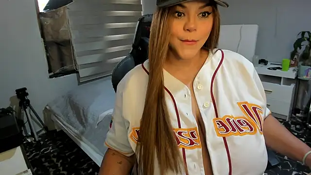 cattleya campbell online show from September 12, 2025, 9:58 pm