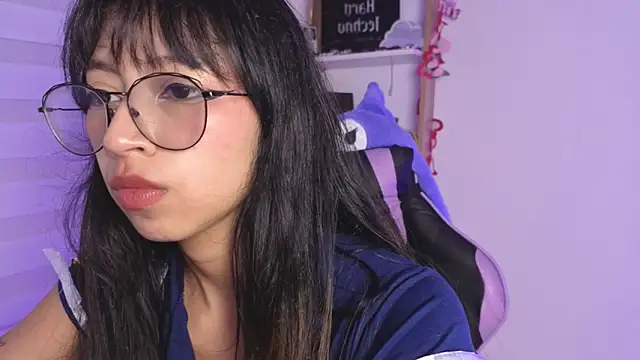 Snapshot of Yommi_Winx chatting on November 12, 2025, 2:04 am Yommi Winx online show from November 12, 2025, 2:04 am