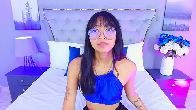 Snapshot of Yommi_Winx chatting on October 7, 2025, 11:39 pm Yommi Winx online show from October 7, 2025, 11:39 pm