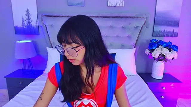 Snapshot of Yommi_Winx chatting on September 30, 2025, 12:05 am Yommi Winx online show from September 30, 2025, 12:05 am