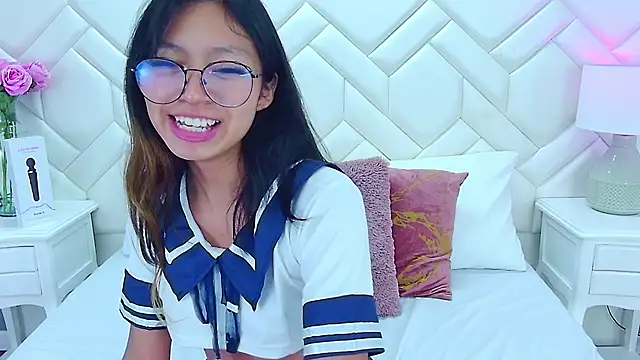 Snapshot of Yommi_Winx chatting on March 22, 2025, 5:39 am Yommi Winx online show from March 22, 2025, 5:39 am