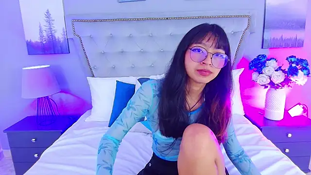 Snapshot of Yommi_Winx chatting on September 12, 2025, 11:15 pm Yommi Winx online show from September 12, 2025, 11:15 pm