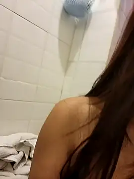 Snapshot of Lau1127 chatting on October 8, 2025, 1:29 am Lau1127 online show from October 8, 2025, 1:29 am