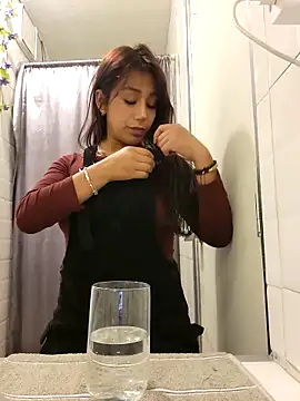 Snapshot of Lau1127 chatting on October 4, 2025, 4:36 am Lau1127 online show from October 4, 2025, 4:36 am