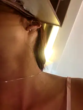 Snapshot of Lau1127 chatting on February 22, 2026, 12:35 am Lau1127 online show from February 22, 2026, 12:35 am